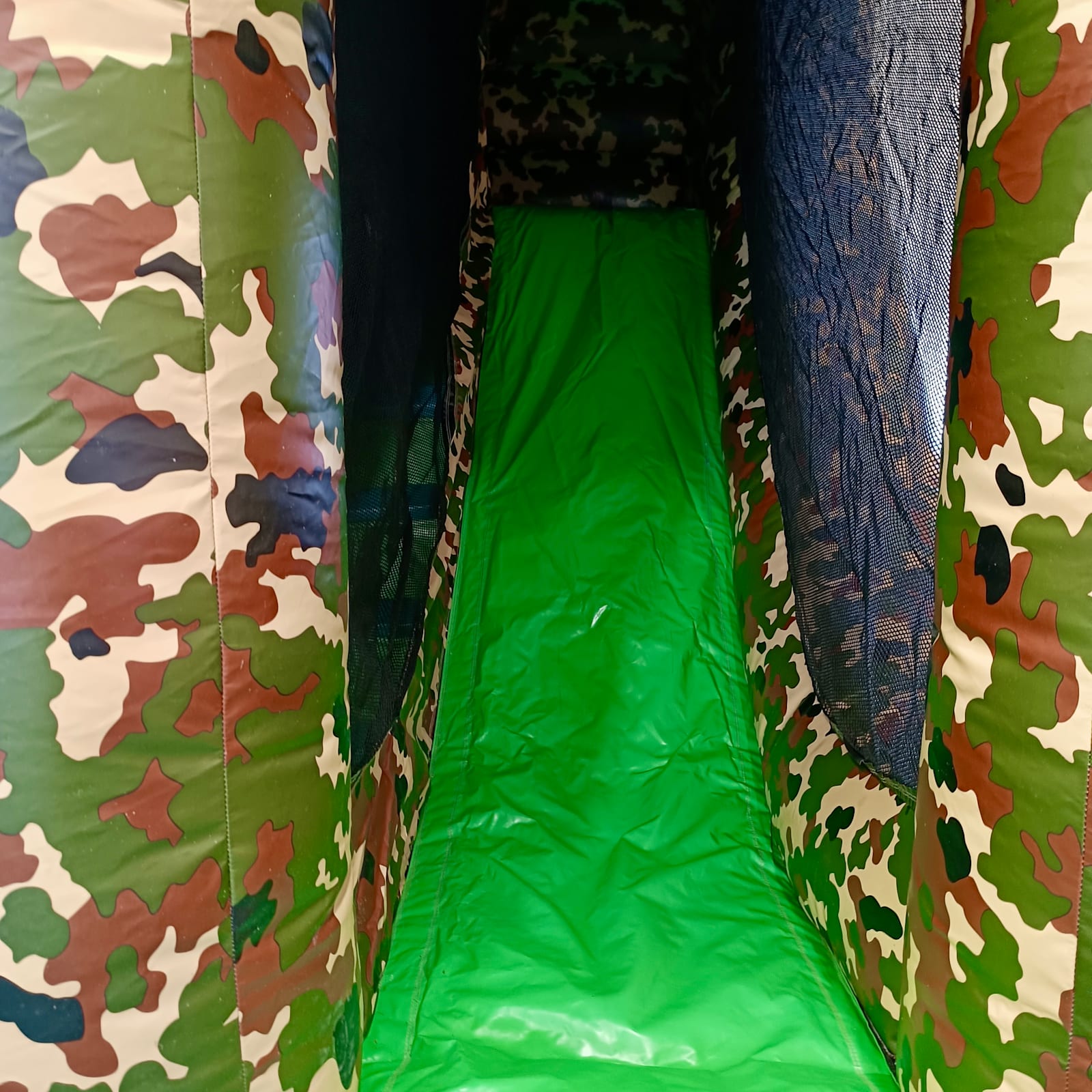 Bootcamp Castle, large slide 17x14ft