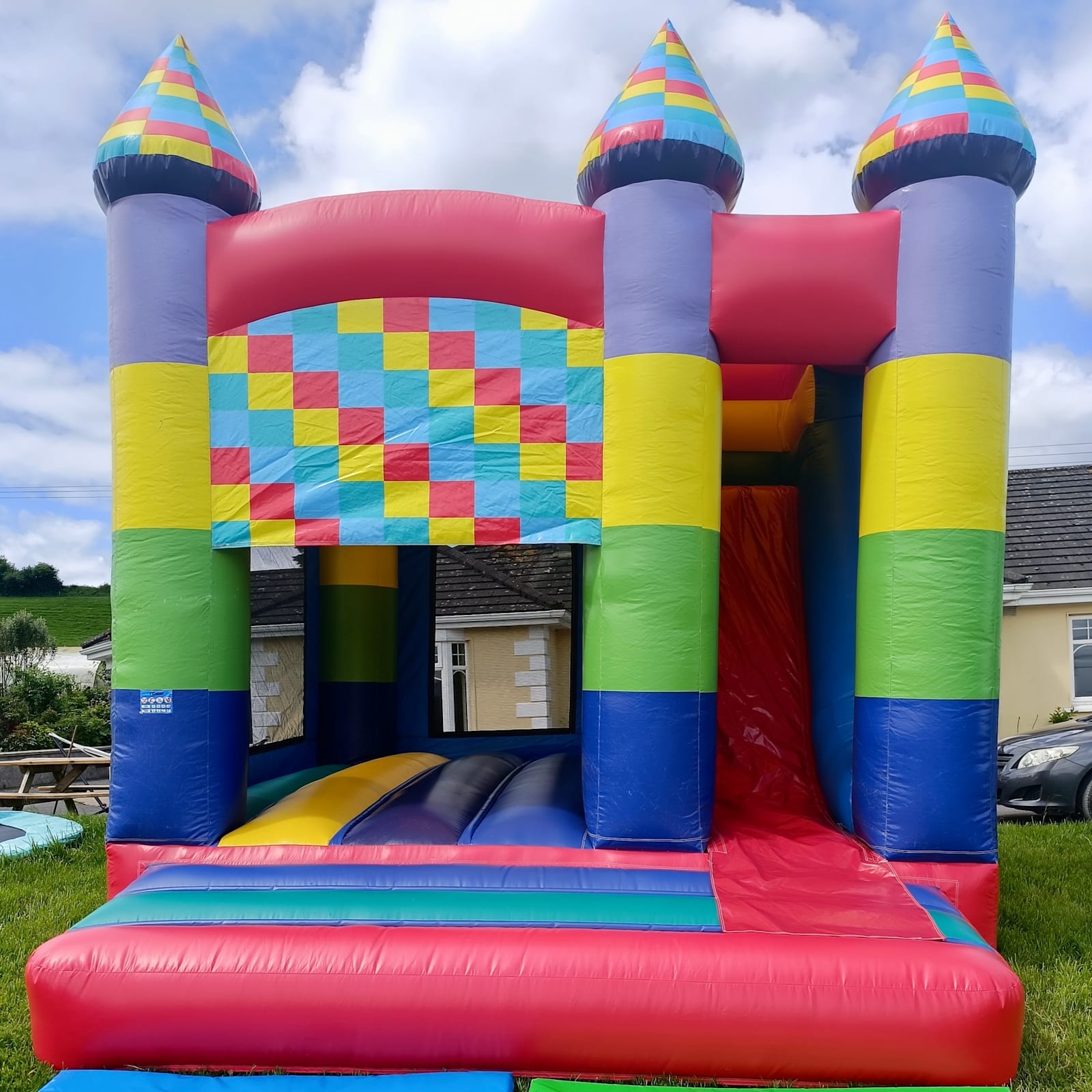 Multicoloured Castle, Xl slide 17x14ft
