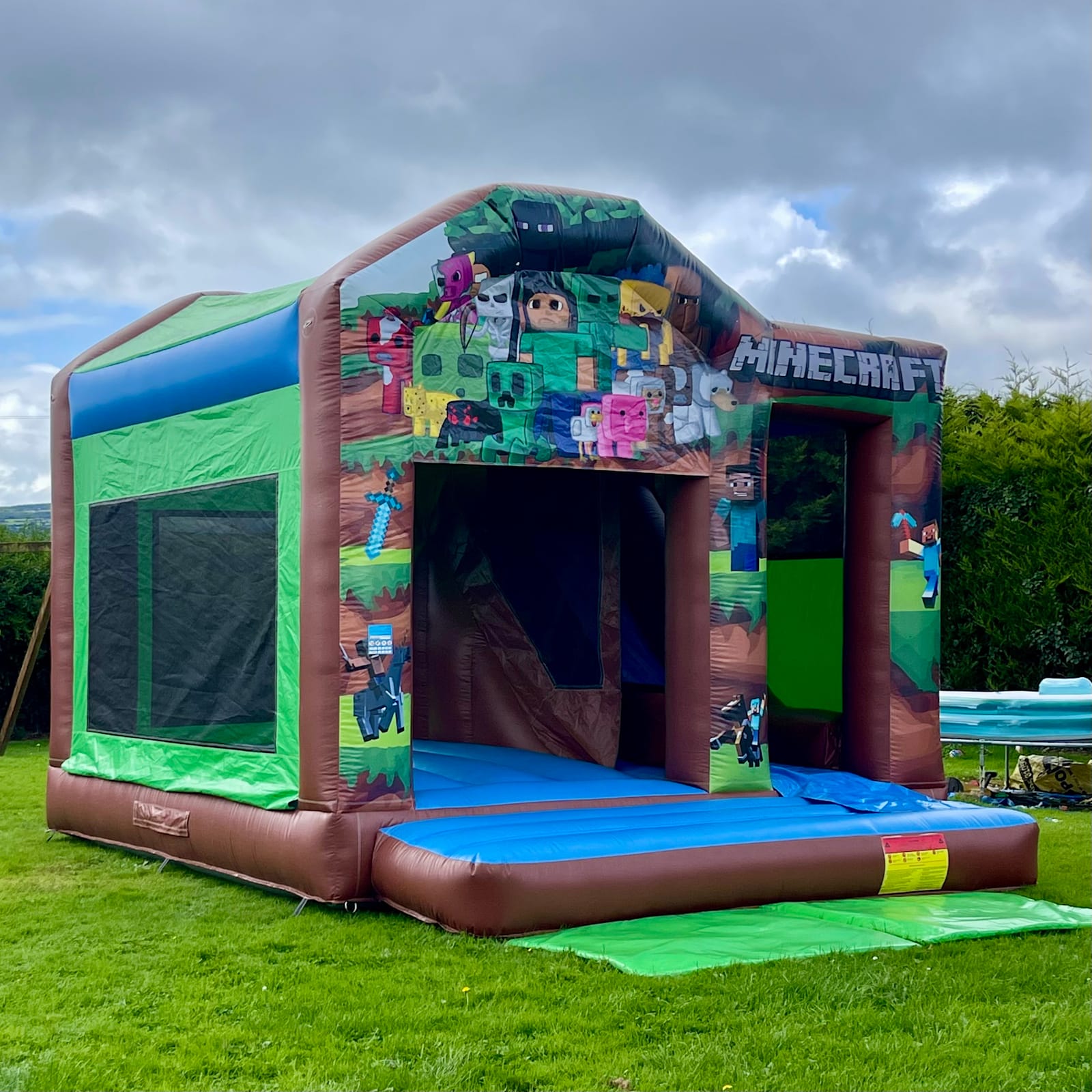 Minecraft Castle with Large slide 18ftx15ft