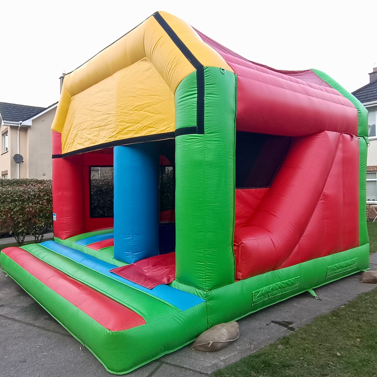 LOL Surprise Castle, Large slide 17x17ft