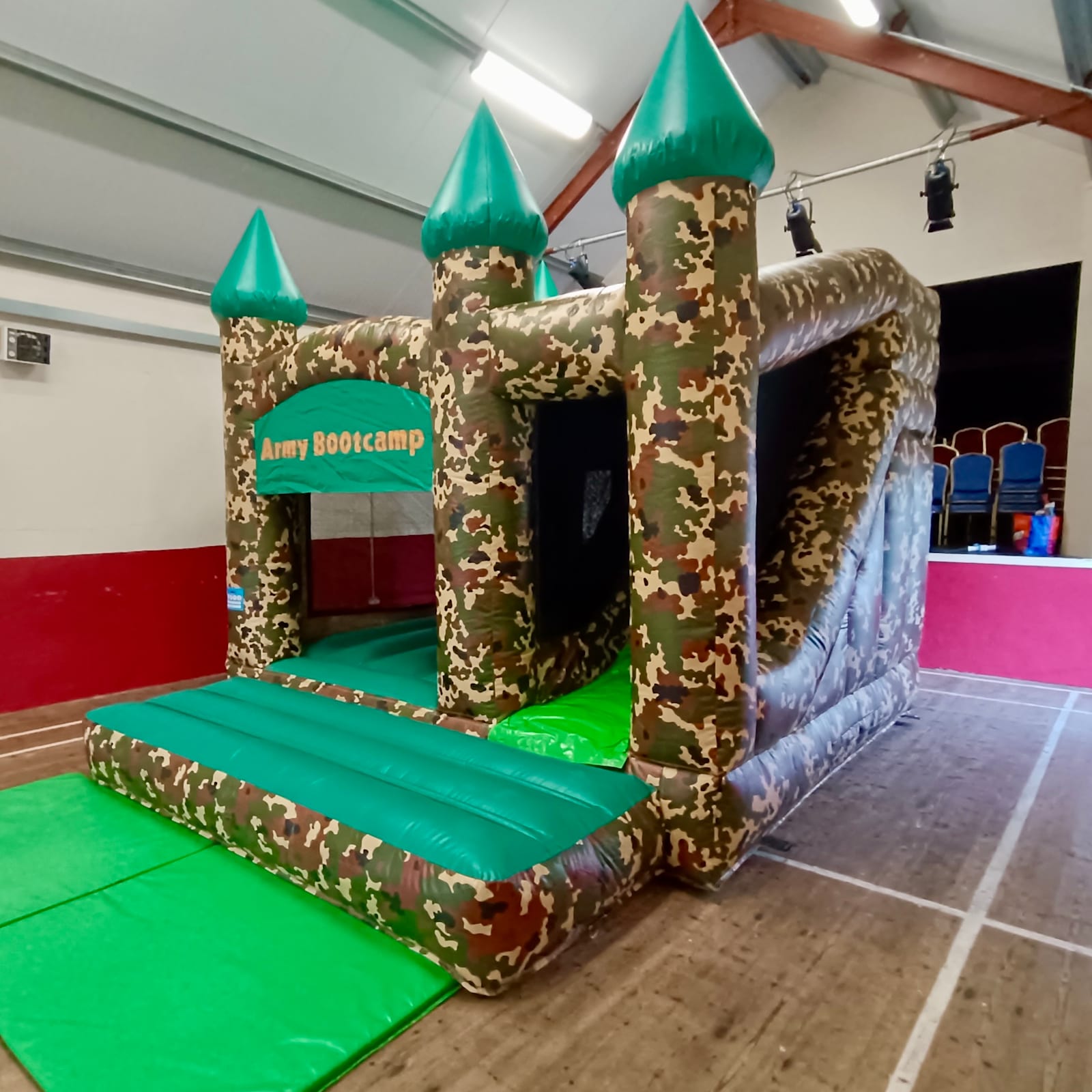 Bootcamp Castle, large slide 17x14ft