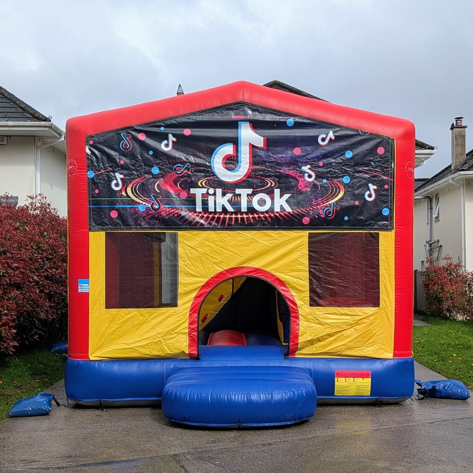 Tik Tok Bouncy Castle with 6ft Slide 14ftx14ft